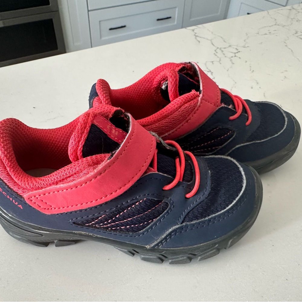 Quechua kids shoes size 8-9